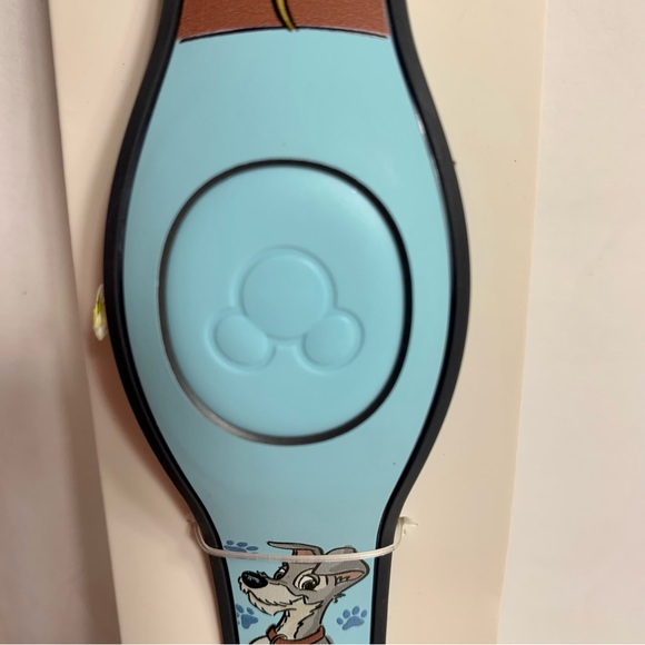 NWT. Disney Parks Tramp Magic Band. features the tramp from Lady and the… - Picture 5 of 10